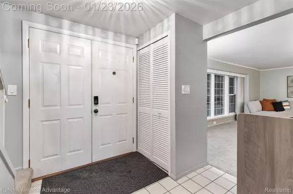 Southfield, MI 48076,30276 Spring River DR