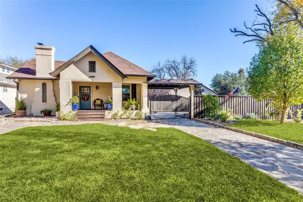 2209 Hillcrest Street,  Fort Worth,  TX 76107