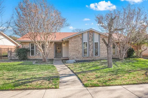 4 Robins Nest Drive, Hickory Creek, TX 75065