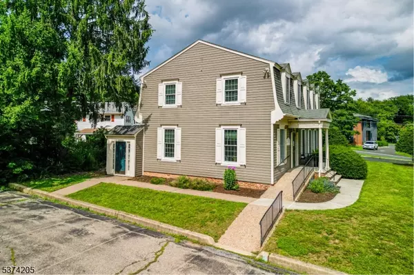 Clinton Town, NJ 08809,122 W Main