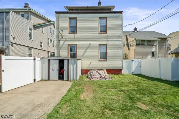 Newark City, NJ 07112,162 Goldsmith Ave