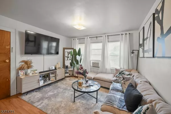 Newark City, NJ 07112,162 Goldsmith Ave