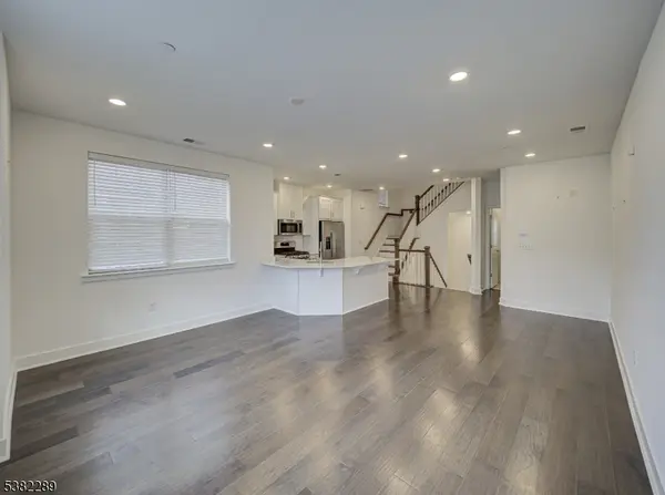 Morris Plains Boro, NJ 07950,63 Veterans Way