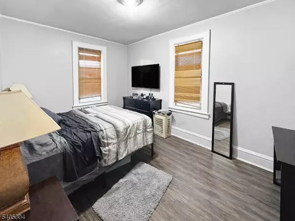 Newark City, NJ 07106,151 S Munn Ave