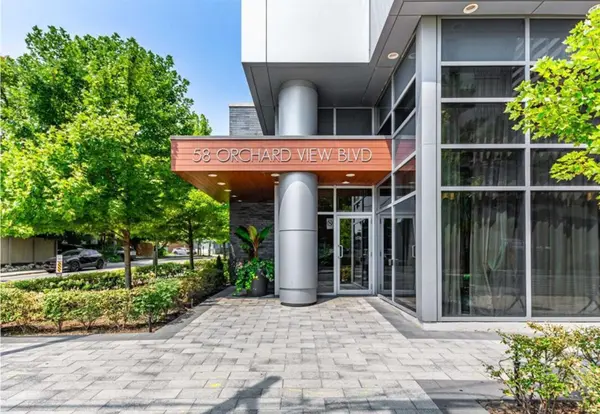 Toronto C03, ON M4R 0A2,58 Orchard View BLVD #1711