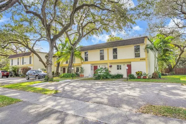 3300 Atlanta St #15F, Hollywood, FL 33021