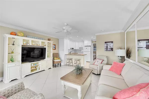 1110 N Riverside Dr #24, Pompano Beach, FL 33062