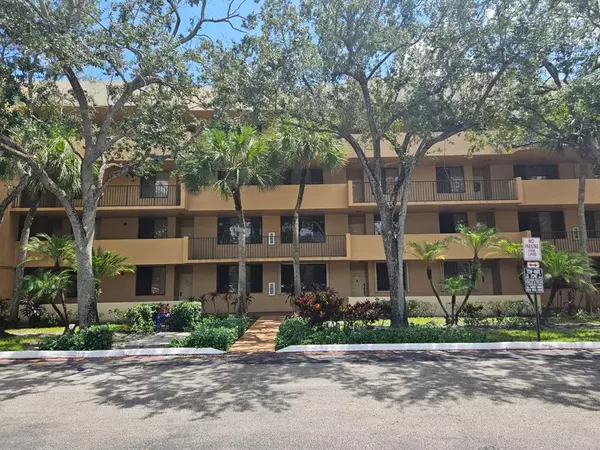 8592 W Sunrise Blvd #416, Plantation, FL 33322