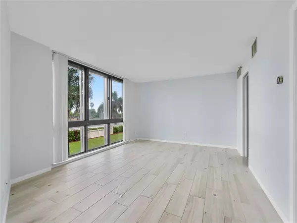 Fort Pierce, FL 34949,801 S Ocean Dr #205