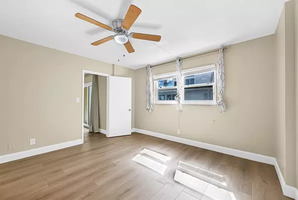 Hillsboro Beach, FL 33062,1161 Hillsboro Mile #207