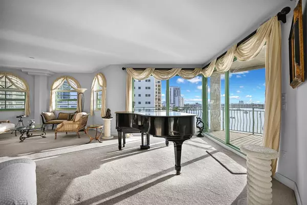 Fort Lauderdale, FL 33304,301 N Birch Rd #6S