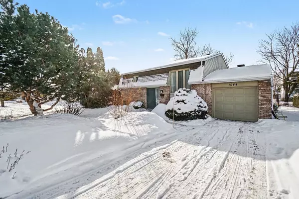 Cyrville - Carson Grove - Pineview, ON K1J 8B9,1044 Adley RD