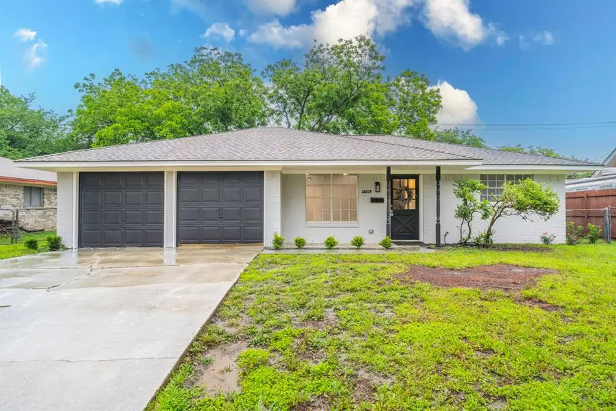 1725 Camara Court, Grand Prairie, TX 75051