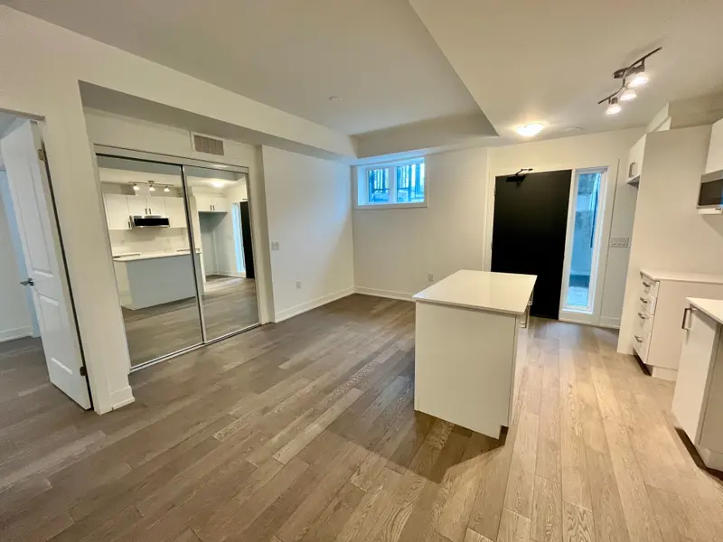 1115 Douglas Mccurdy Common #101, Mississauga, ON L5G 0C6