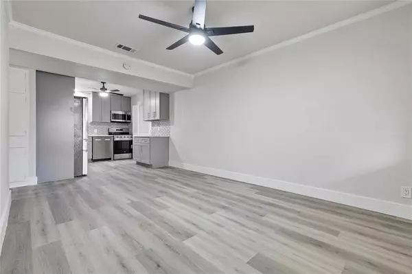 Euless, TX 76040,706 Commerce Street