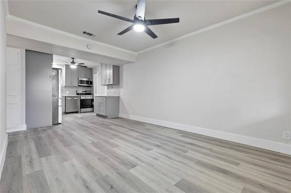 Euless, TX 76040,706 Commerce Street