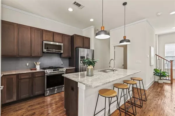 Dallas, TX 75206,5909 Ross Avenue #2