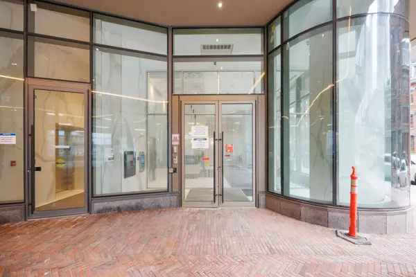 Toronto C08, ON M5C 0B6,88 queen ST