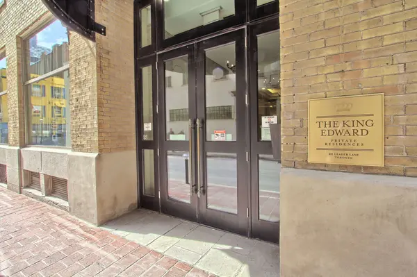 22 Leader LN #433, Toronto C08, ON M5E 0B2