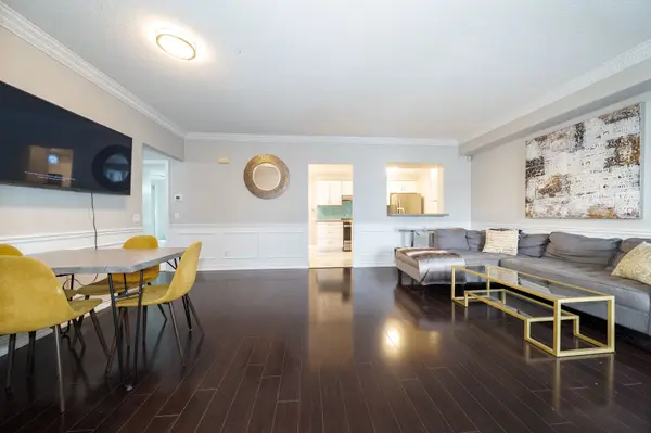 Toronto E09, ON M1P 5A5,117 Omni DR #25