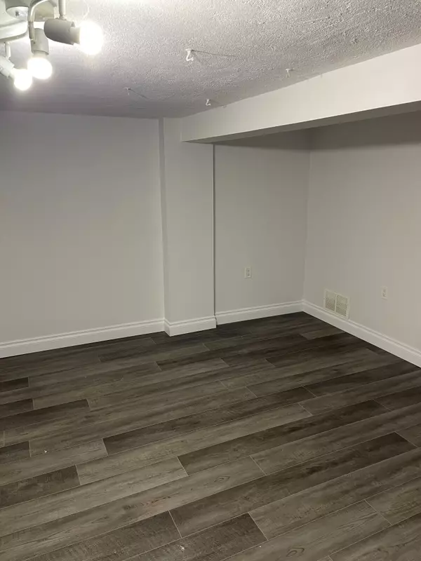 Ajax, ON L1S 2S2,8 Thorncroft CRES