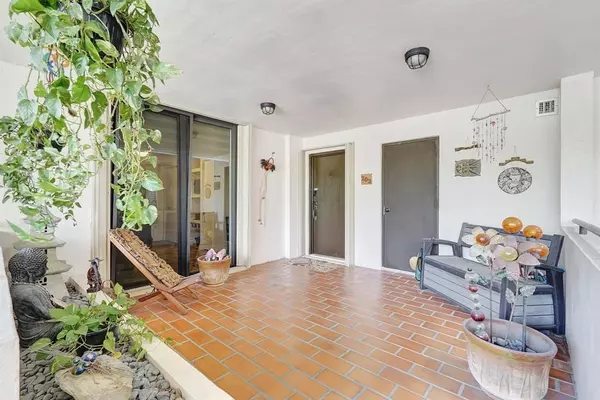 Hallandale Beach, FL 33009,2300 Diana #203