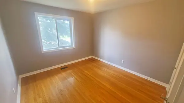 Barrie, ON L4M 2Z5,26 Cundles RD E #1