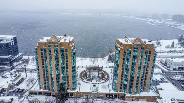 Barrie, ON L4M 6H1,150 Dunlop ST E #1103