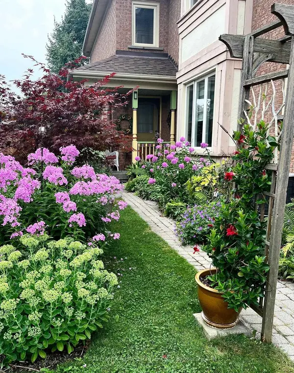 Brampton, ON L6V 4K8,13 Pressed Brick DR