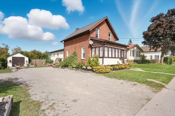 Kawartha Lakes, ON K9V 2N4,18 Mary ST W