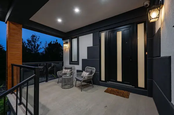 24 Sylvia ST, Kitchener, ON N2K 1E7