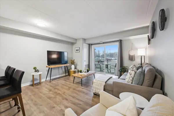 Guelph, ON N1L 0G8,19 Waterford DR #109