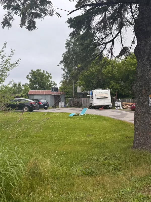 Orleans - Convent Glen And Area, ON K1W 0K7,3329 Navan RD