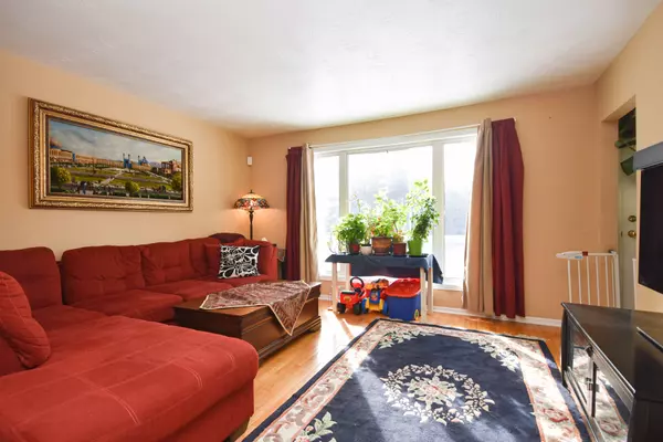 Orleans - Convent Glen And Area, ON K1W 0K7,3329 Navan RD