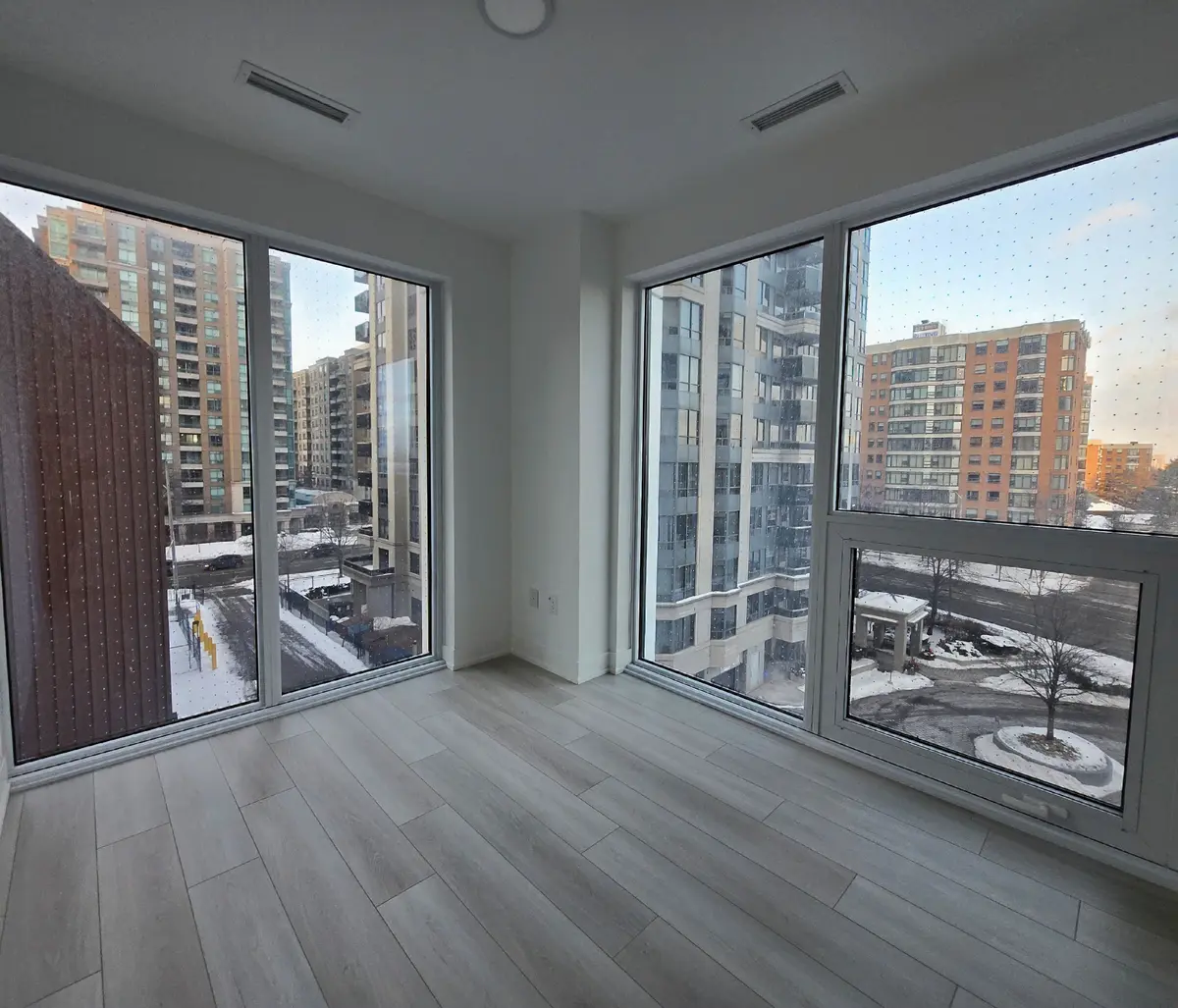 Toronto C14, ON M2N 0M4,36 Olive ST #505