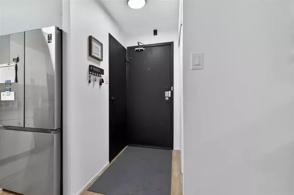 Winnipeg, MB R3N 1Z1,470 Kenaston BLVD