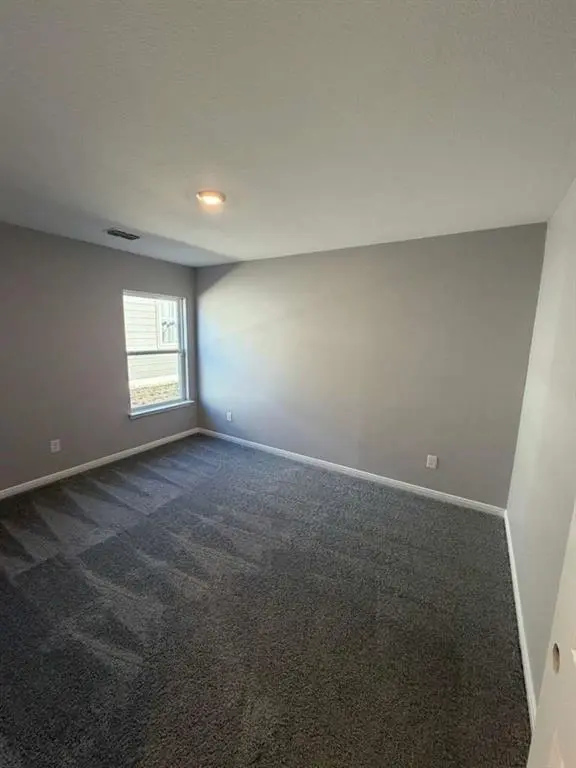 Ponder, TX 76259,8008 RAVALLI