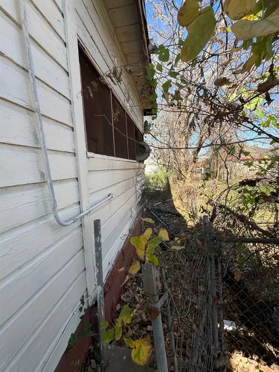 Fort Worth, TX 76105,3919 E Berry Street