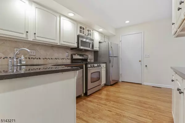 Bedminster Twp., NJ 07921,21 Eton Ct