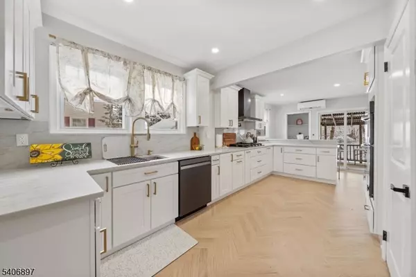 Roseland Boro, NJ 07068,141 Eagle Rock Ave