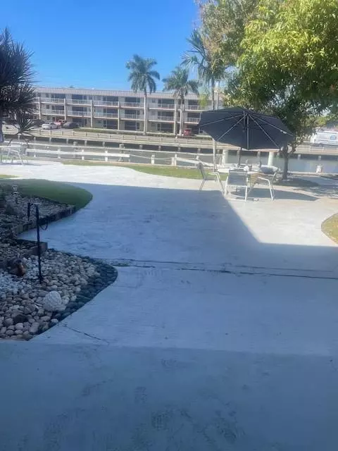 Hallandale Beach, FL 33009