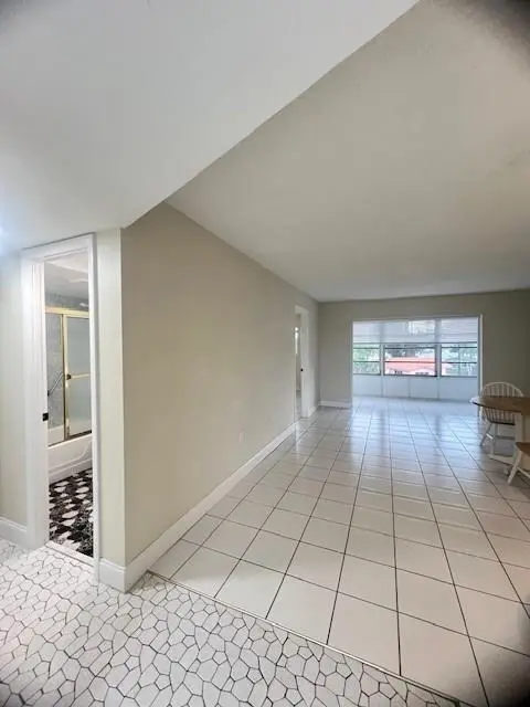 Sunrise, FL 33322,8515 Sunrise Lakes Blvd #303