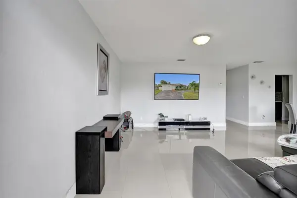 Hollywood, FL 33021,3322 Mckinley St