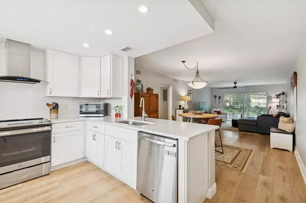 Coconut Creek, FL 33066,2202 Lucaya Bnd #L2