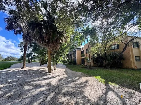 Fort Lauderdale, FL 33324,8901 N New River Canal Rd #18W