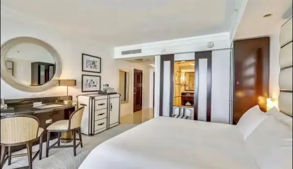 Miami Beach, FL 33140,4391 Collins Ave #1913