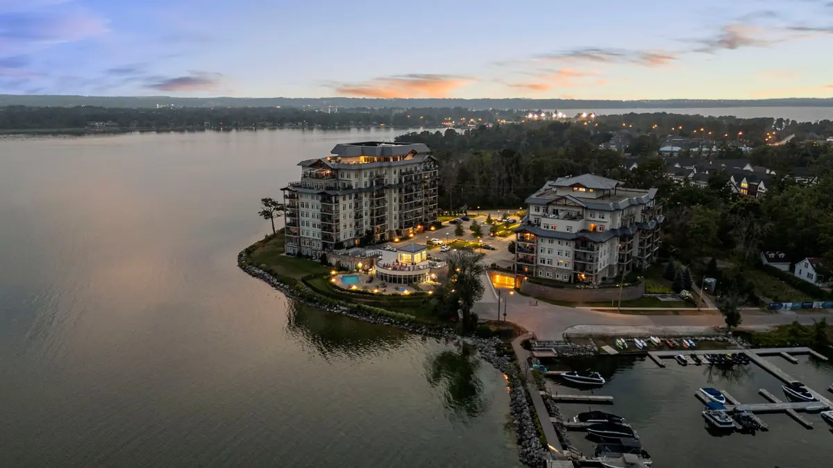 Orillia, ON L3V 8K4,90 Orchard PT #311