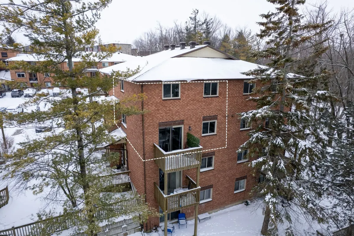 Barrie, ON L4N 7K3,23 Meadow LN #7