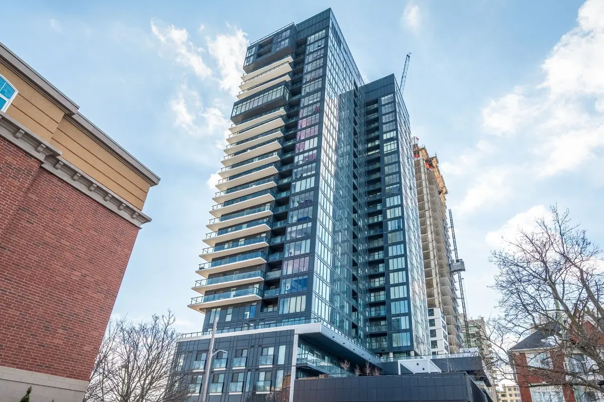 Burlington, ON L7R 0G9,370 Martha ST #908