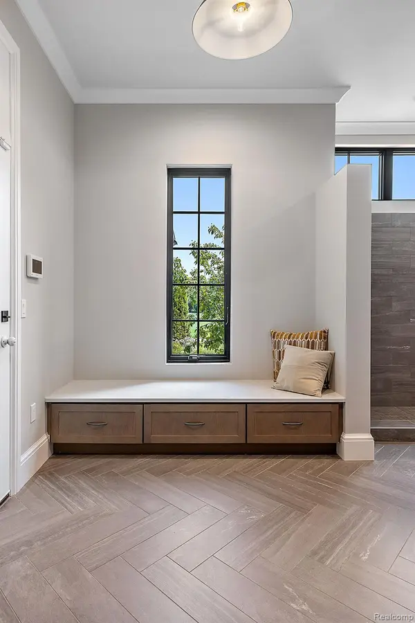 4995 Saddleridge TRL, Ann Arbor, MI 48105